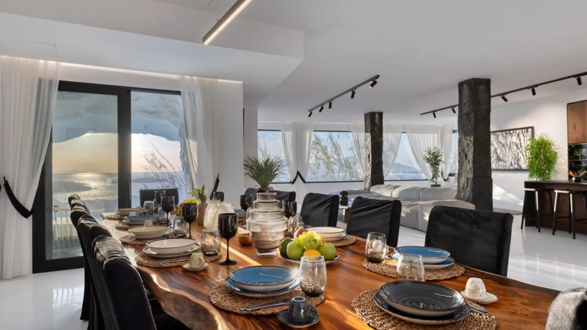 Mykonos Town Black Villa With Cave Heated Pool יוון